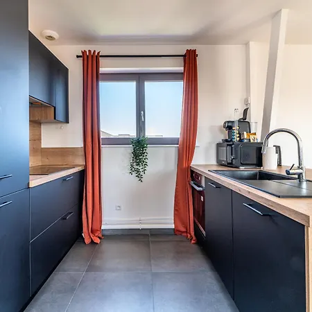 Apartment Le Saint-jean - Hypercentre - Parking Prive - 1 A 6 Personnes - Wifi