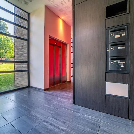 Le Saint-jean - Hypercentre - Parking Prive - 1 A 6 Personnes - Wifi * Roubaix